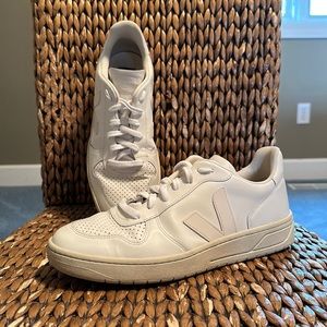 VEJA White Leather Size 11 Sneakers